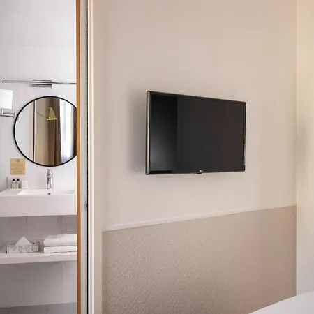 Le Bailli 3* Париж