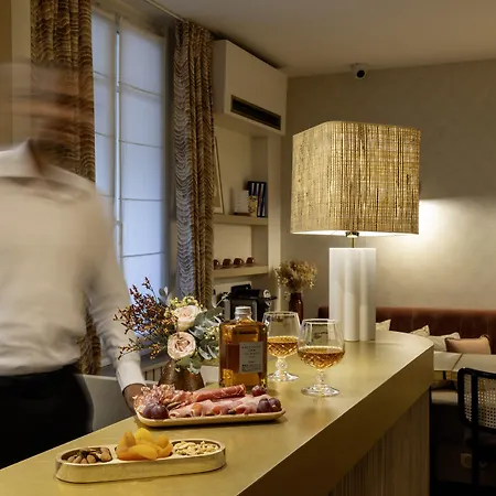 Le Bailli 3* Париж