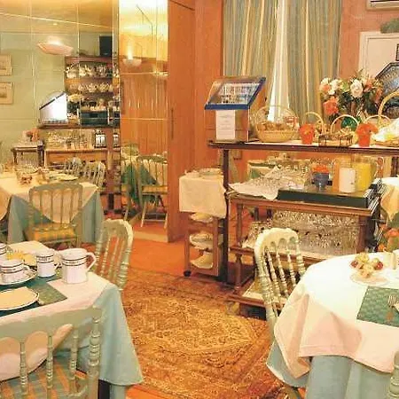 Отель Le Bailli 3*